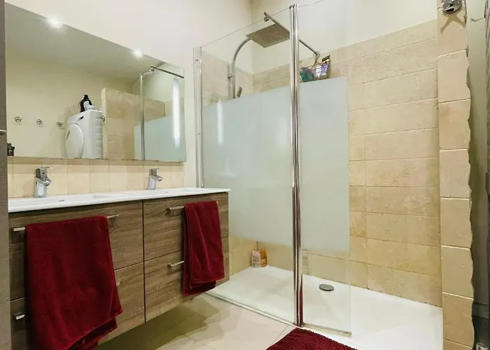 Maison De Proche 24h Сasa de vacaciones Le Mans